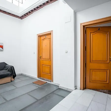 Qh Ayuntamiento Apartment *